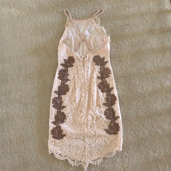 Lace mini dress - Picture 3 of 7